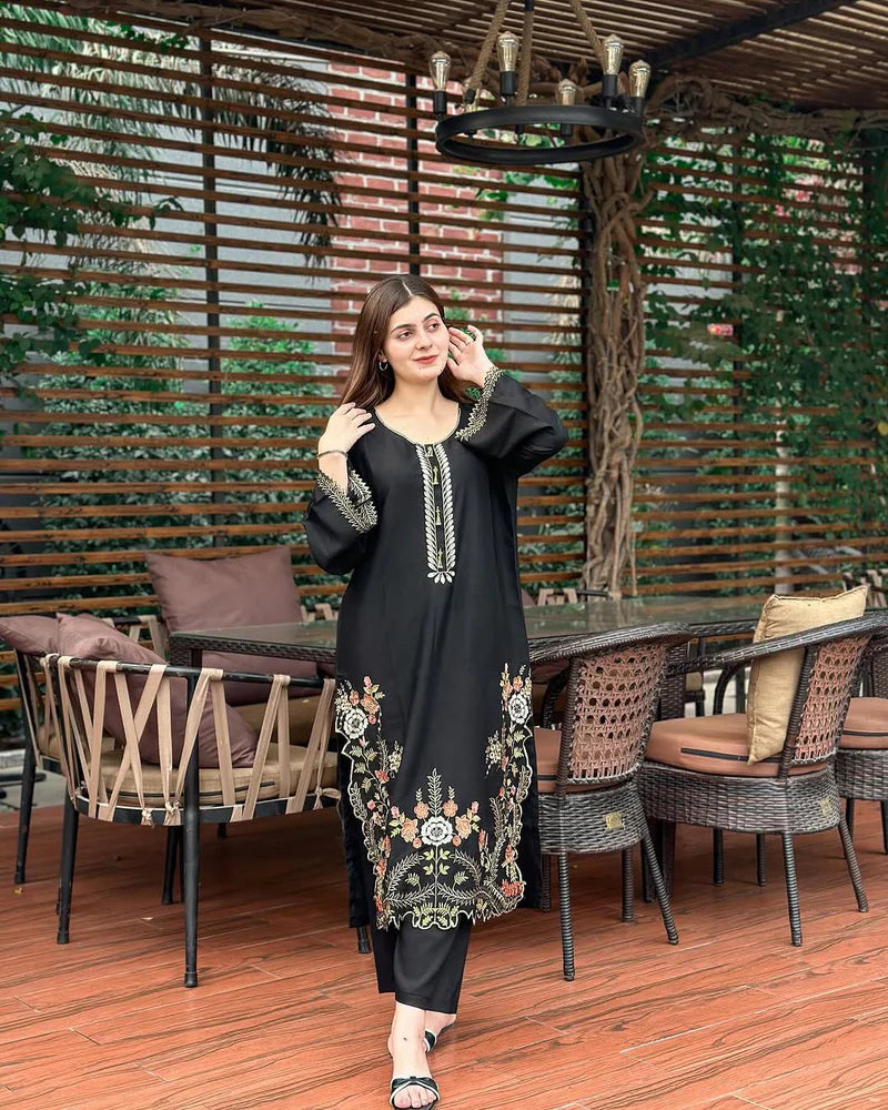 LIA LAWN EMB CUTWORK 2PC