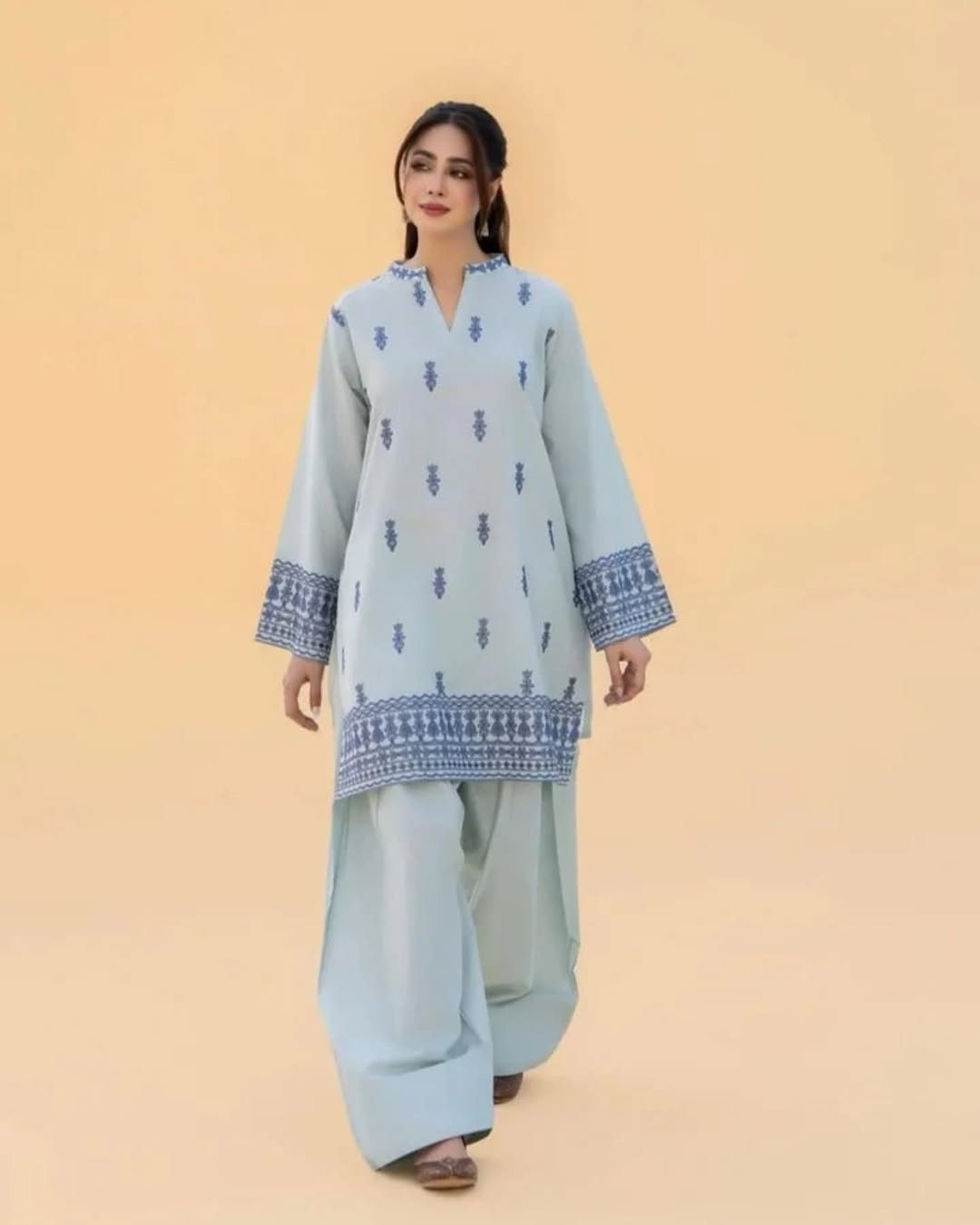 Daina Lawn Farshi Shalwar 2PC