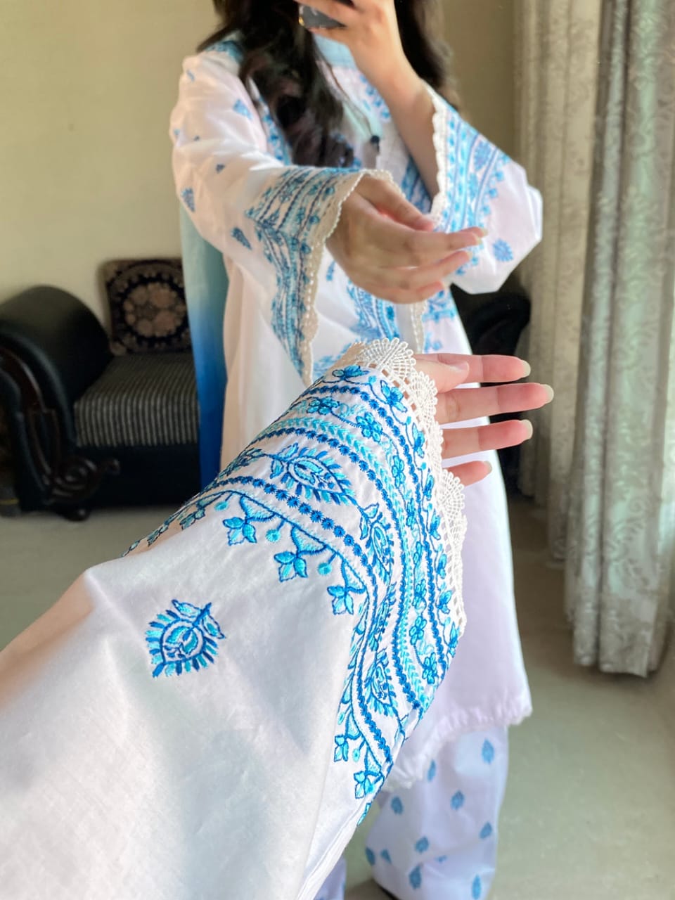 WHITE/BLUE LAWN 3PC ( FARSHI SHALWAR)