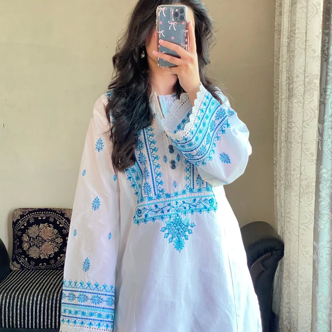 WHITE/BLUE LAWN 3PC ( FARSHI SHALWAR)