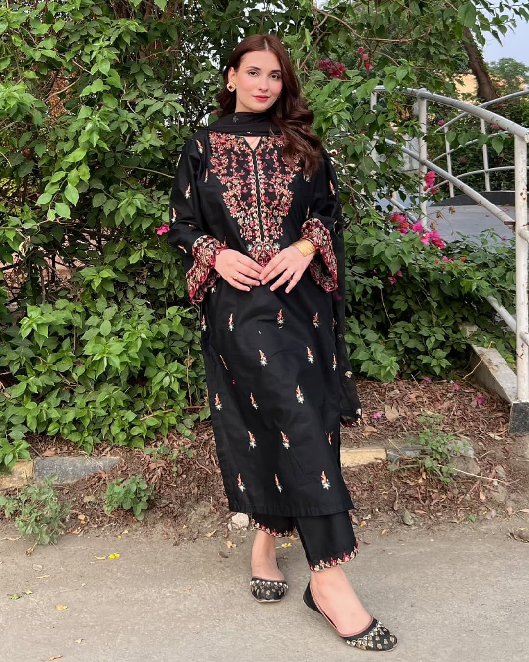 Marwa Lawn Embroidered - 3 Pieces - Black