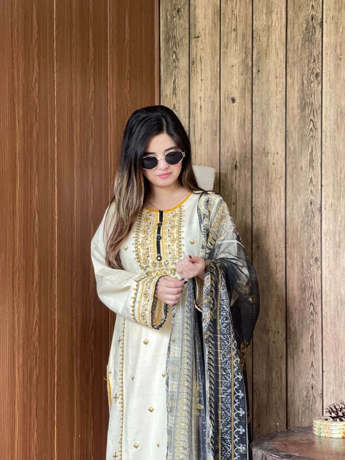 CREAMY - 3PC EMBROIDERED