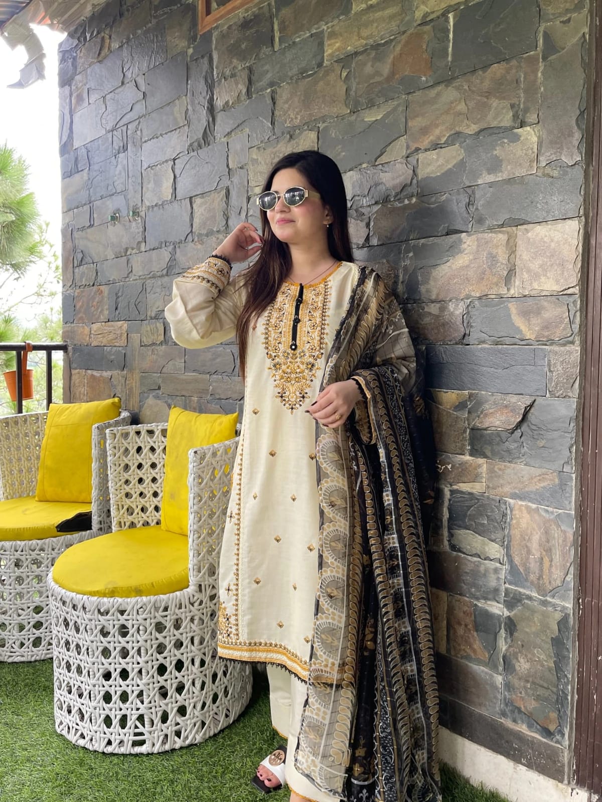 CREAMY - 3PC EMBROIDERED