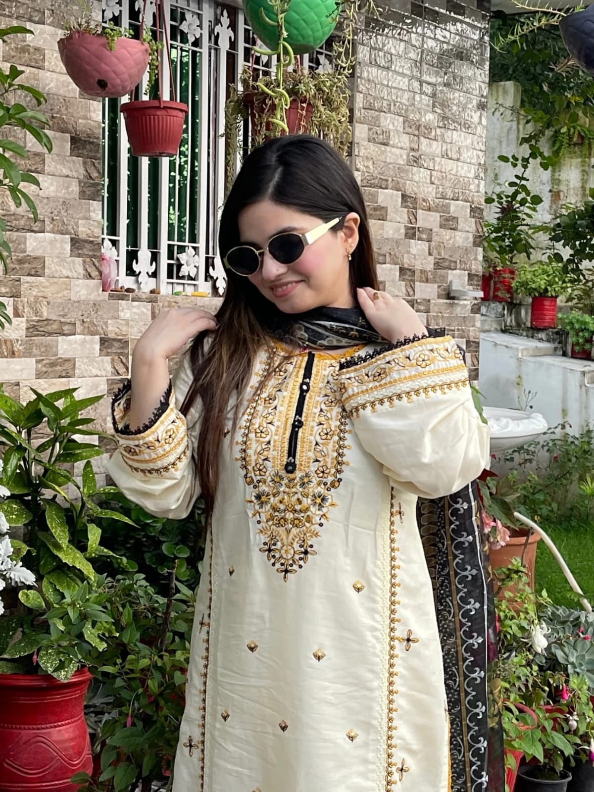 CREAMY - 3PC EMBROIDERED