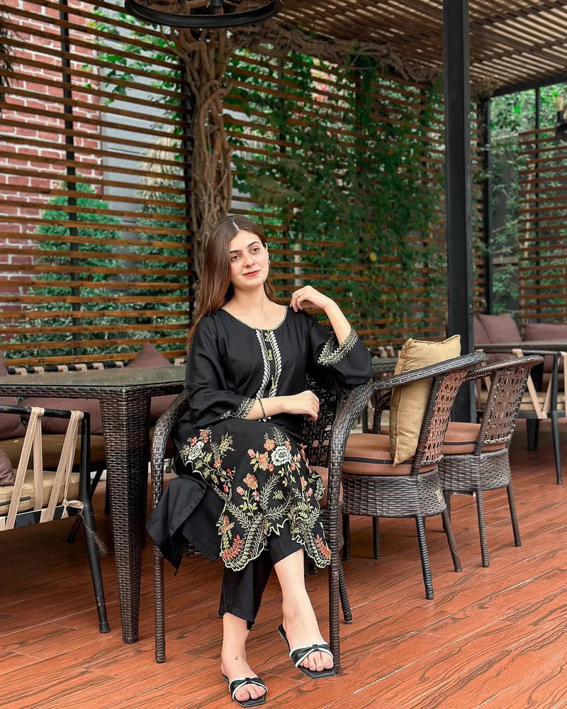 LIA LAWN EMB CUTWORK 2PC